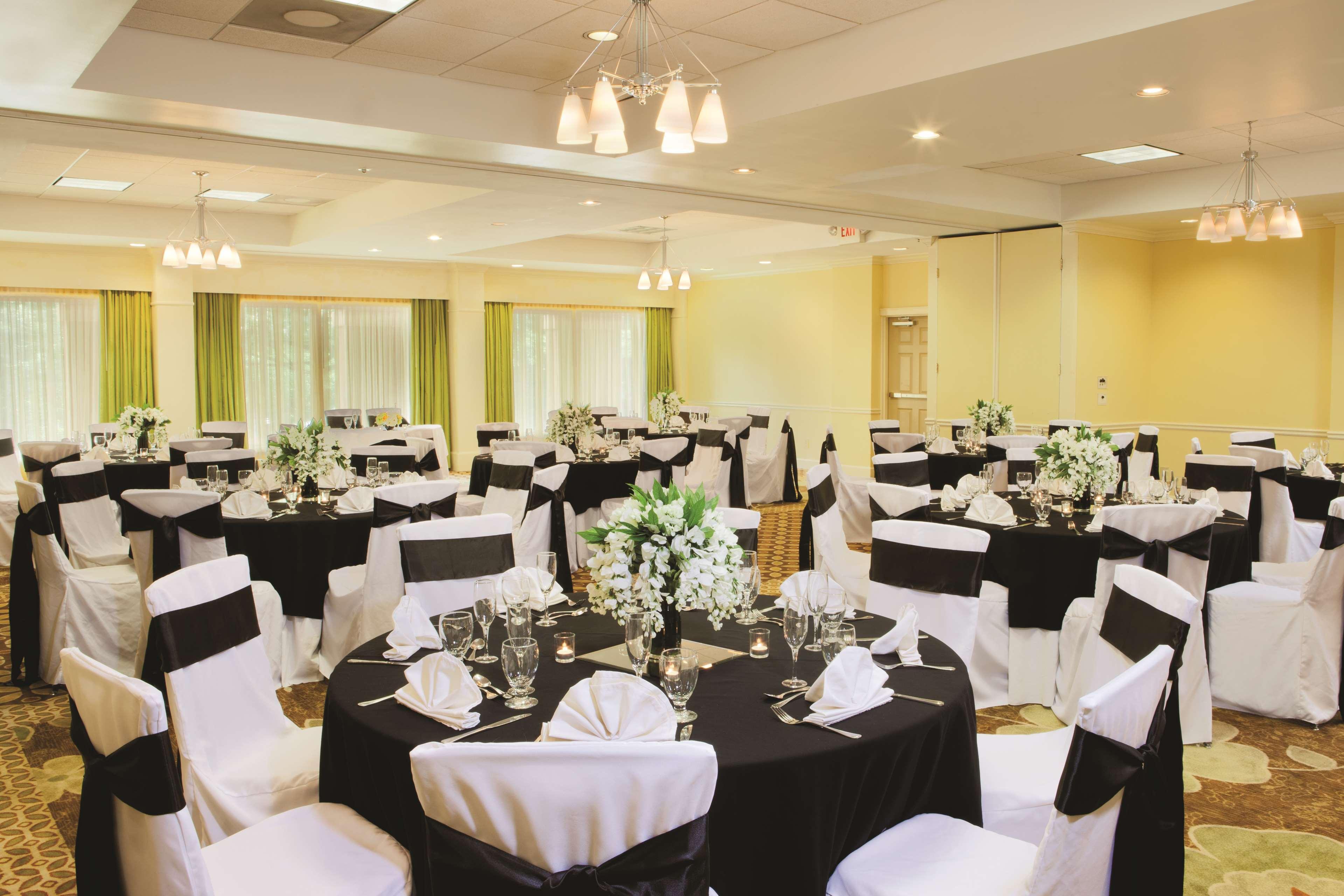 Doubletree Suites By Hilton At The Battery Atlanta Smyrna Esterno foto