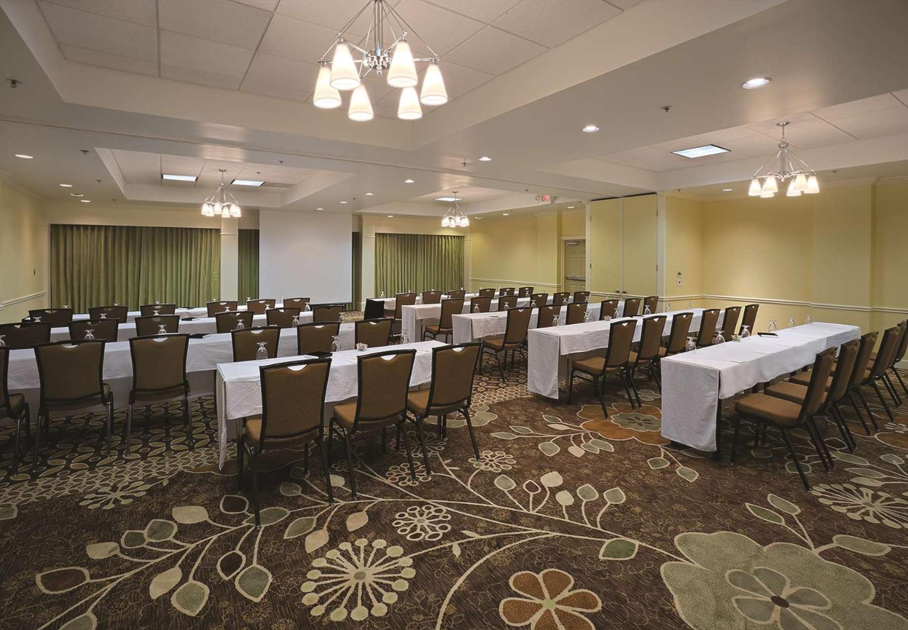 Doubletree Suites By Hilton At The Battery Atlanta Smyrna Esterno foto